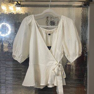 Universal Thread Wrap Shirt